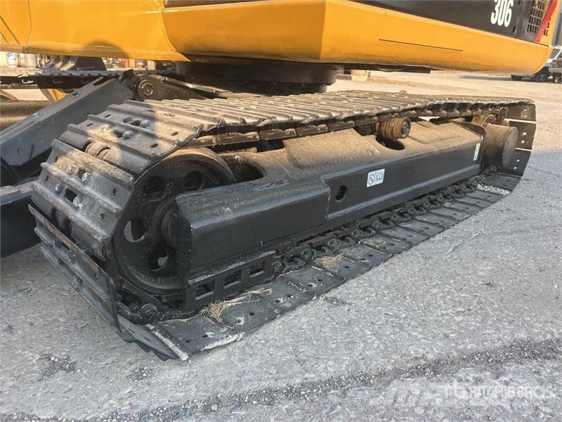 CAT 306 CR Tracked Excavator حفارات زحافة