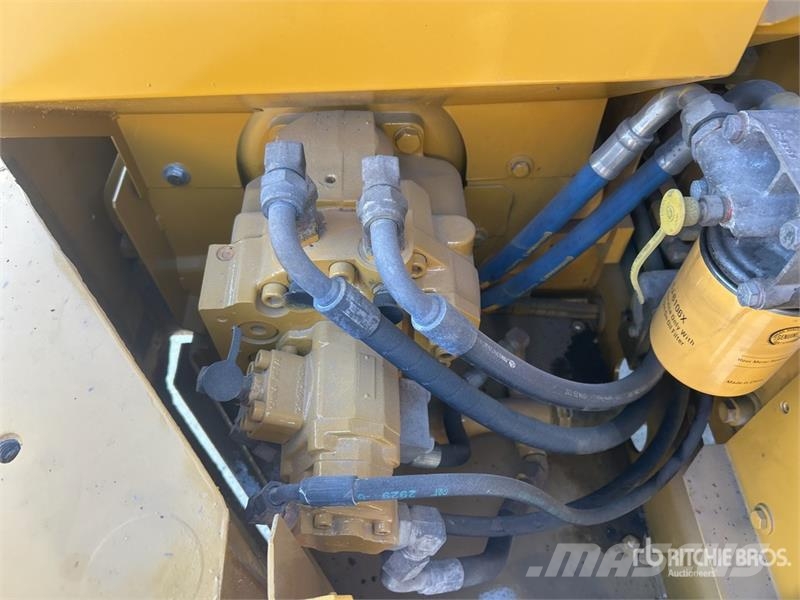 CAT 306 CR Tracked Excavator حفارات زحافة