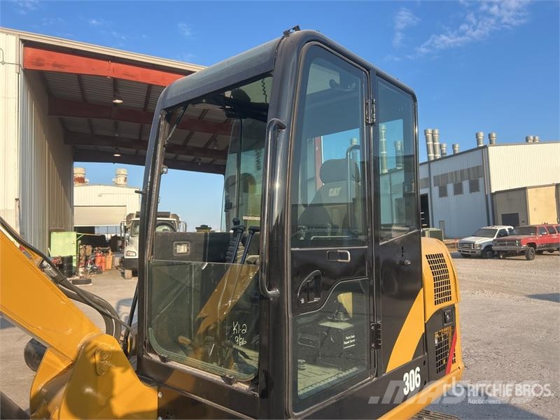 CAT 306 CR Tracked Excavator حفارات زحافة
