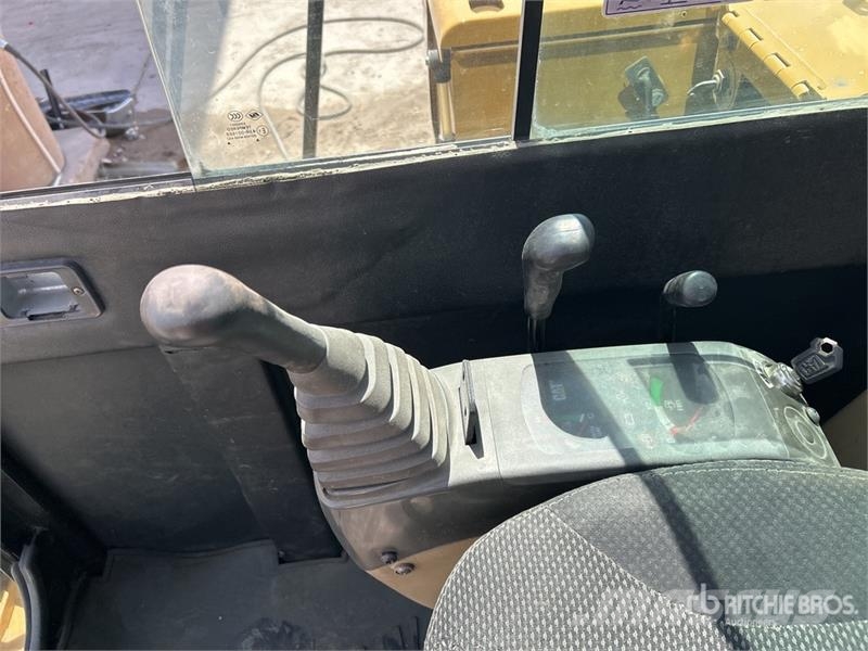 CAT 306 CR Tracked Excavator حفارات زحافة