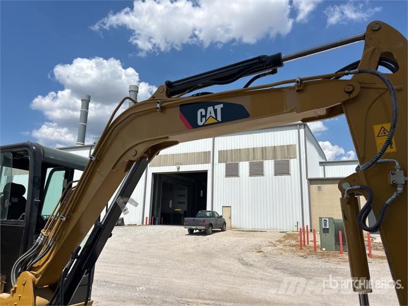CAT 306 CR Tracked Excavator حفارات زحافة