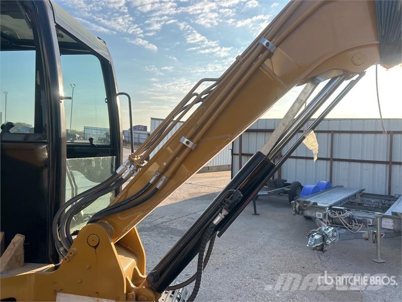 CAT 306 CR Tracked Excavator حفارات زحافة