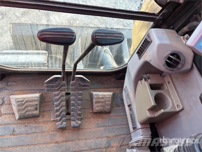 CAT 308E2 CR حفارات زحافة
