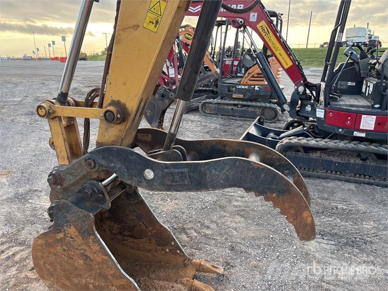 CAT 308E2 CR حفارات زحافة