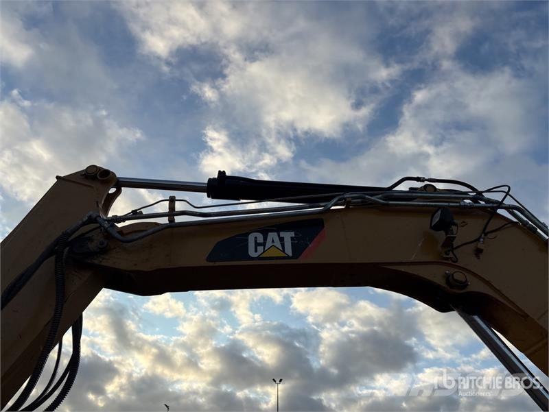 CAT 308E2 CR حفارات زحافة
