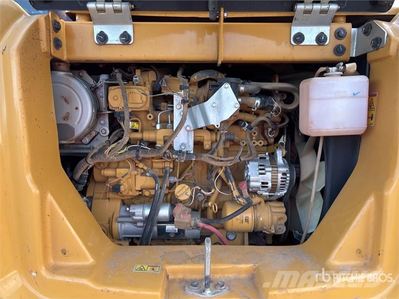CAT 308E2 CR حفارات زحافة