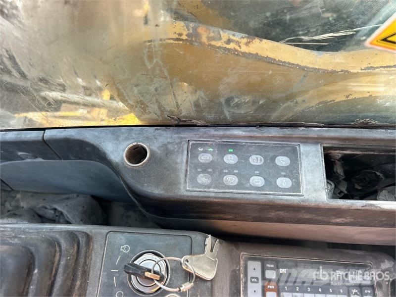 CAT 315D L Tracked Excavator Roomikekskavaatorid
