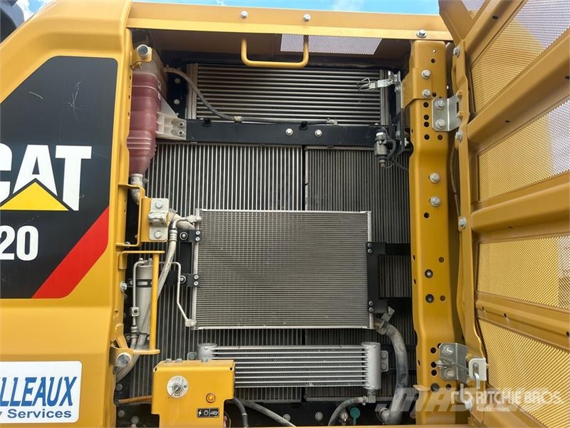 CAT 320 Gravemaskiner på larvebånd