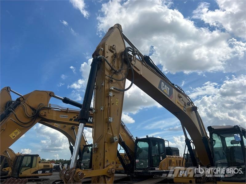 CAT 320 Gravemaskiner på larvebånd