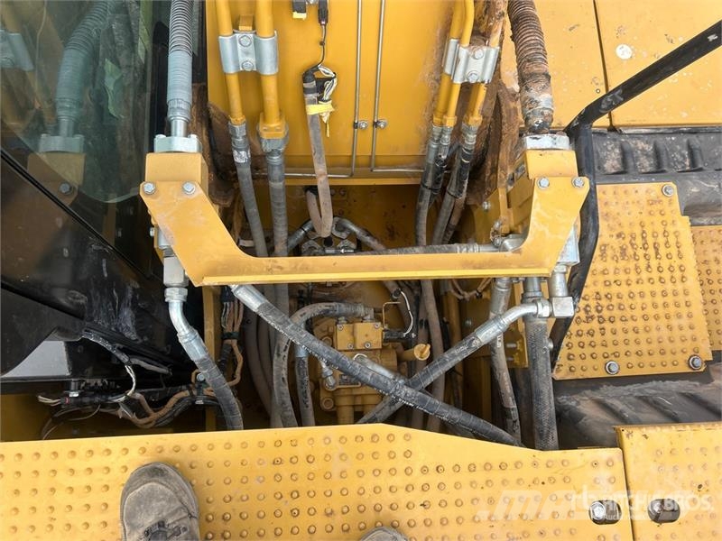 CAT 320 Gravemaskiner på larvebånd