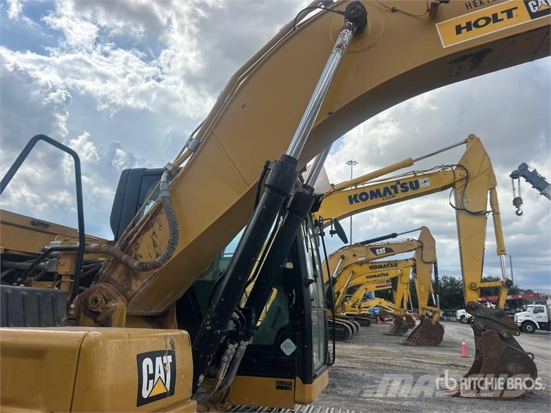 CAT 320 Gravemaskiner på larvebånd