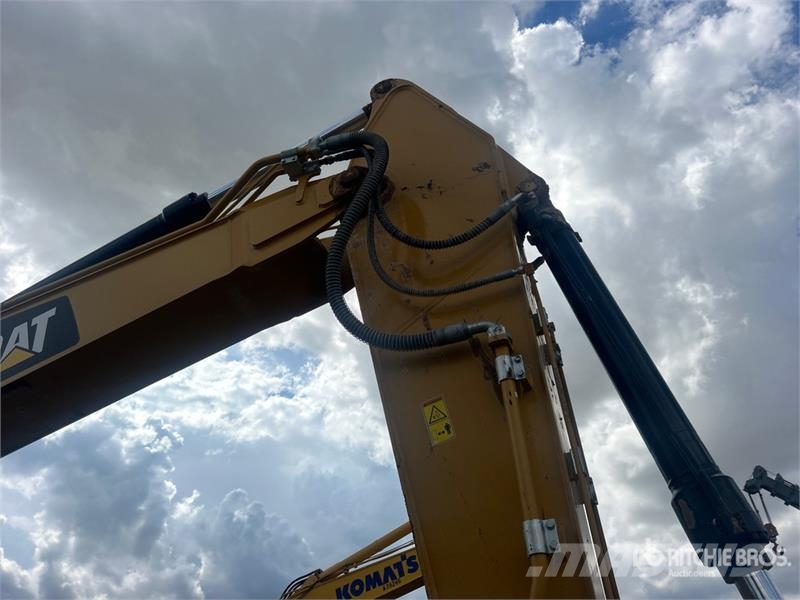 CAT 320 Gravemaskiner på larvebånd