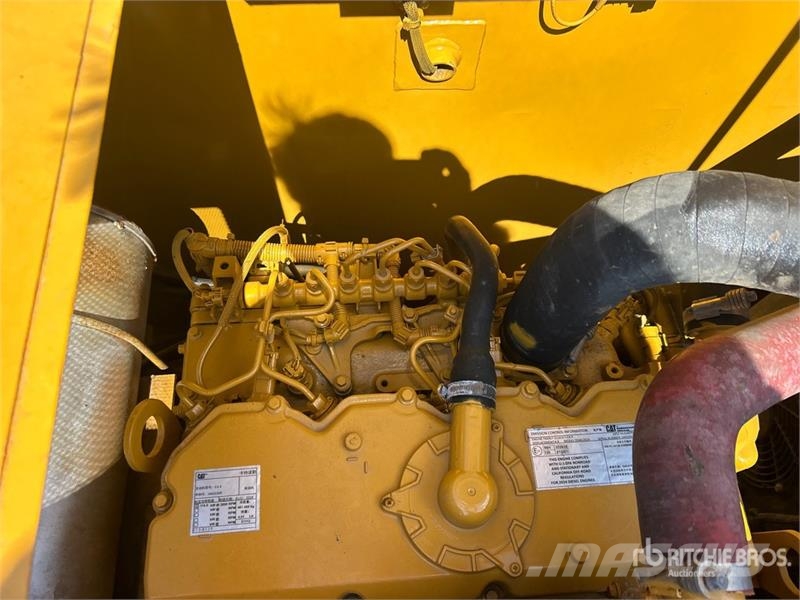 CAT 320 GC Tracked Excavator Bagri goseničarji