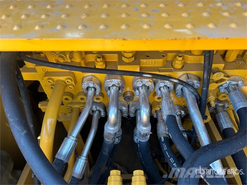 CAT 320 GC Tracked Excavator Roomikekskavaatorid
