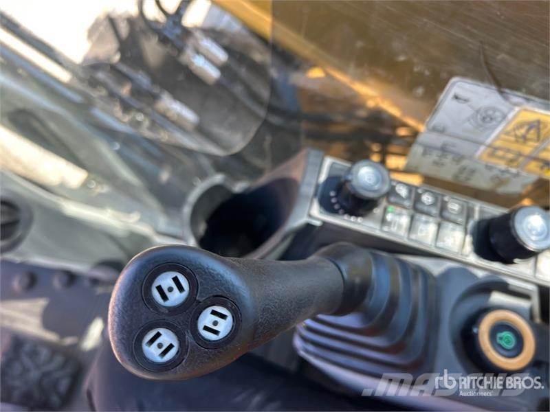 CAT 320 GC Tracked Excavator Roomikekskavaatorid