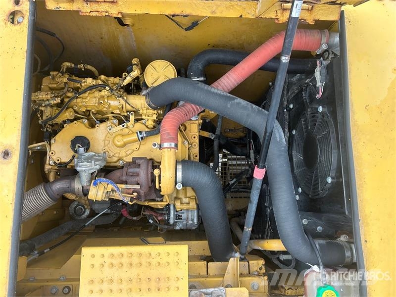 CAT 320 GC Tracked Excavator Гусеничные экскаваторы