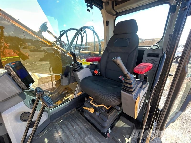 CAT 320 GC Tracked Excavator Roomikekskavaatorid