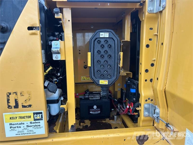 CAT 320 GC Tracked Excavator Raupenbagger