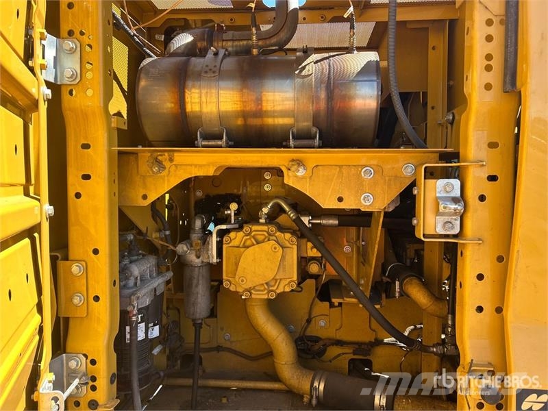 CAT 320 Long Reach Tracked Excavator Bageri gusjeničari