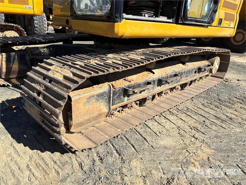 CAT 320 Tracked Excavator Bageri guseničari