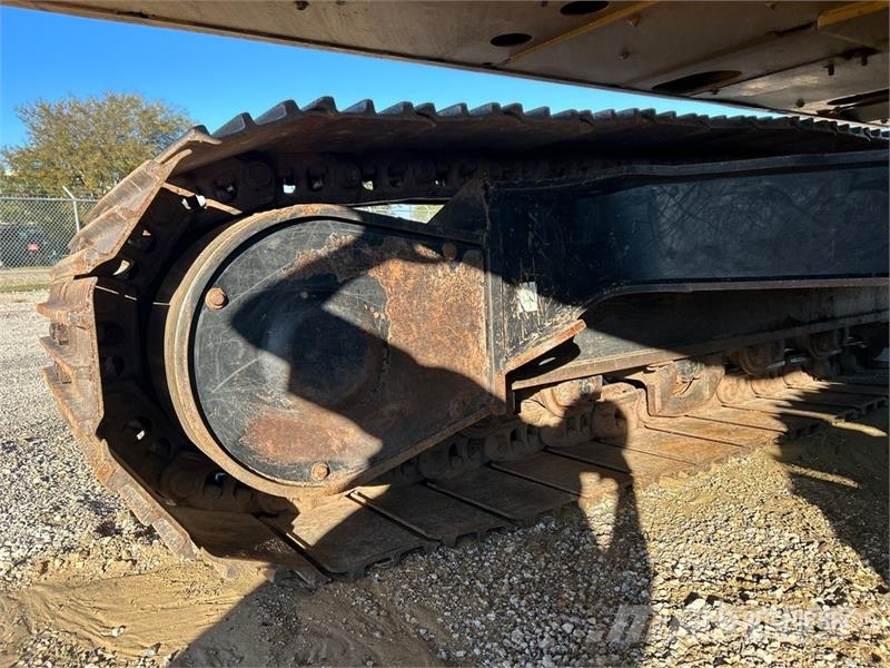 CAT 320 Tracked Excavator Bagri goseničarji