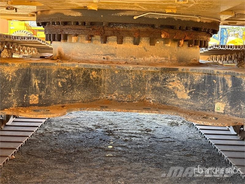 CAT 320 Tracked Excavator Bageri guseničari