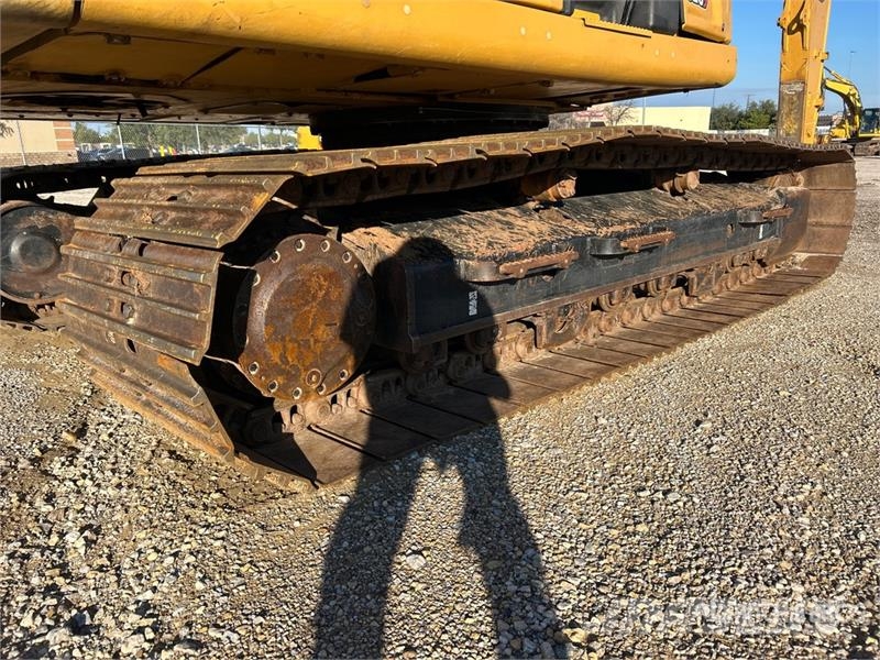 CAT 320 Tracked Excavator Bagri goseničarji