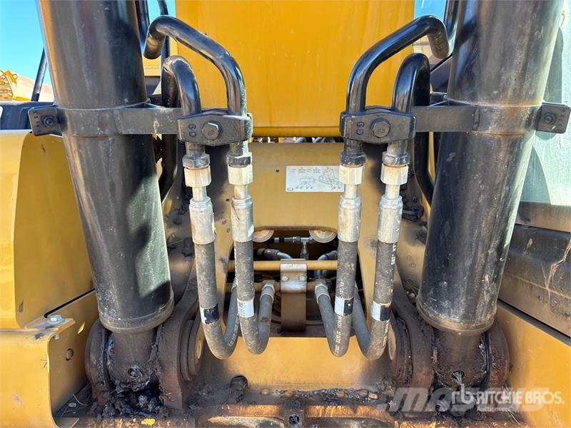 CAT 320 Tracked Excavator Bageri guseničari