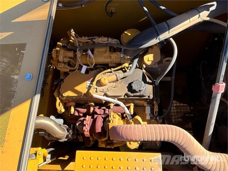 CAT 320 Tracked Excavator Bageri guseničari