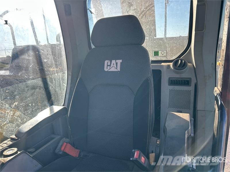 CAT 320 Tracked Excavator Bagri goseničarji