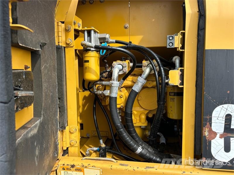 CAT 320C Гусеничные экскаваторы