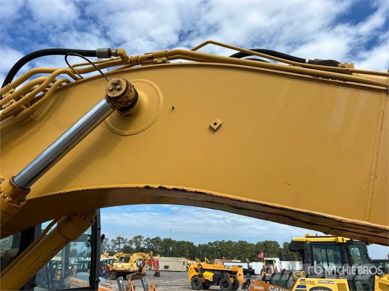 CAT 320C Гусеничные экскаваторы
