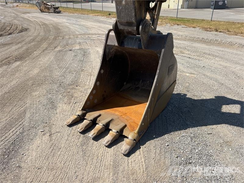 CAT 320E L Tracked Excavator Bagri goseničarji