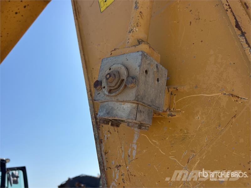 CAT 320E L Tracked Excavator Bagri goseničarji