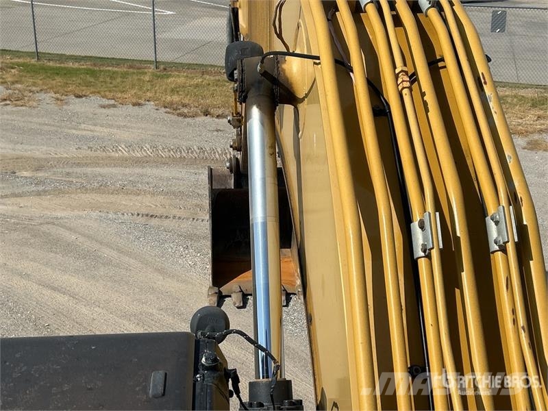 CAT 320E L Tracked Excavator Bagri goseničarji