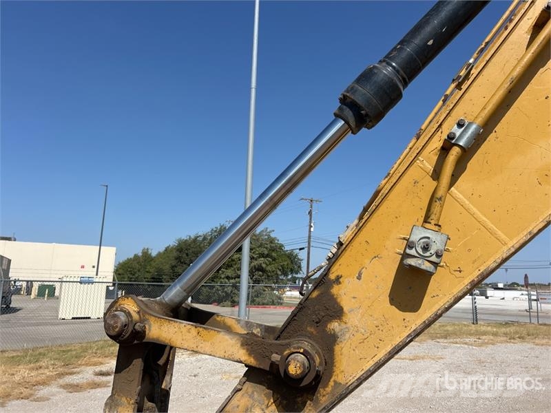 CAT 320E L Tracked Excavator Bagri goseničarji