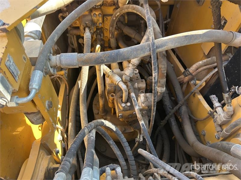 CAT 320E L Tracked Excavator Bagri goseničarji