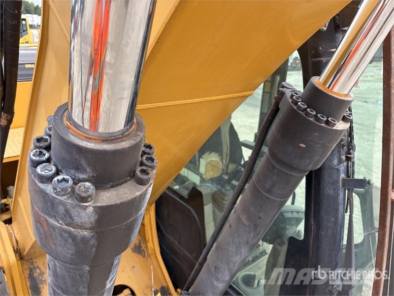 CAT 320E LRR Tracked Excavator Kāpurķēžu ekskavatori