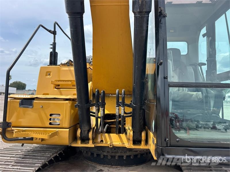 CAT 320F L Tracked Excavator Gravemaskiner på larvebånd