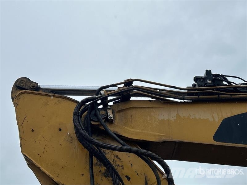 CAT 320F L Tracked Excavator Bagri goseničarji