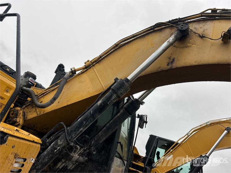 CAT 320F L Tracked Excavator Bagri goseničarji