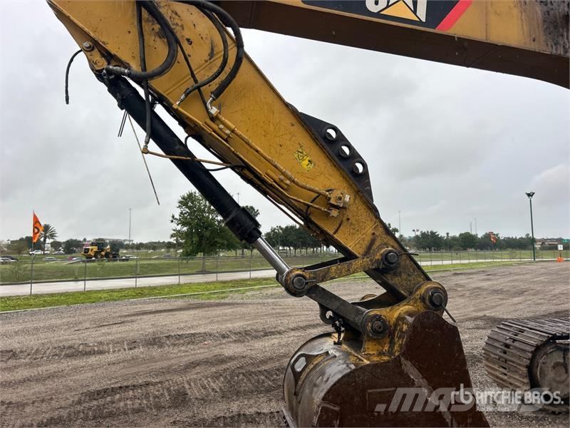 CAT 320F L Tracked Excavator Bagri goseničarji