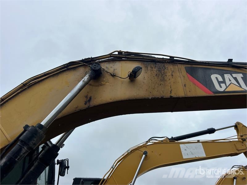 CAT 320F L Tracked Excavator Bagri goseničarji