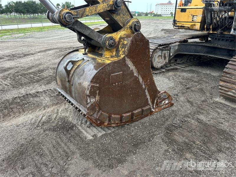 CAT 320F L Tracked Excavator Bagri goseničarji