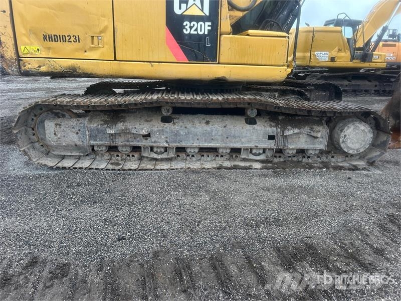 CAT 320F L Tracked Excavator Bagri goseničarji