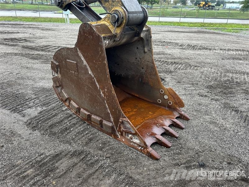 CAT 320F L Tracked Excavator Bagri goseničarji