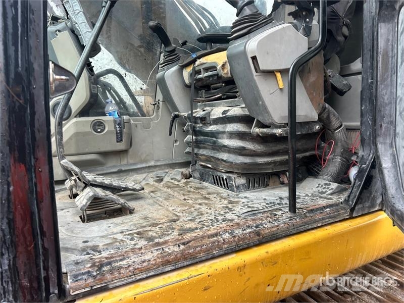 CAT 320F L Tracked Excavator Bagri goseničarji