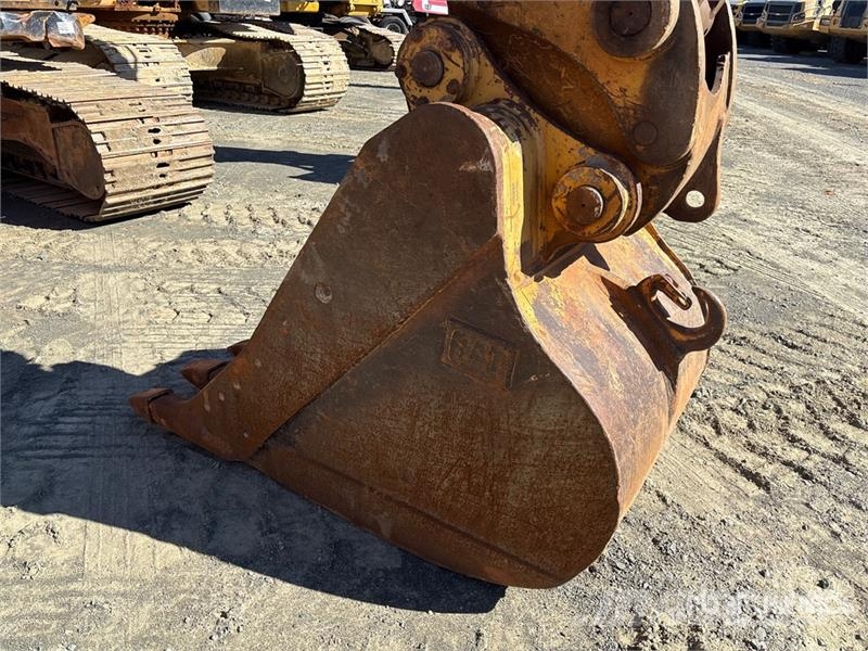 CAT 322C L Tracked Excavator Crawler excavators