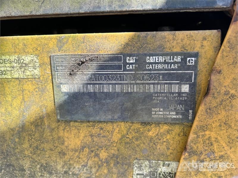 CAT 323 Tracked Excavator Pásové rýpadlá