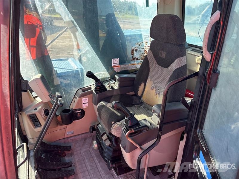 CAT 325 CL Long Reach Amphibious Tracked Excavator Гусеничні екскаватори